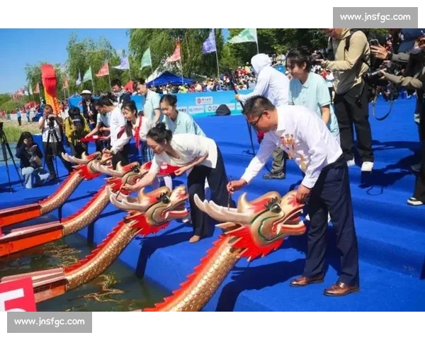 我爱湘潭我的家！2025 “迅达杯” 岳塘区足球联赛燃情开赛